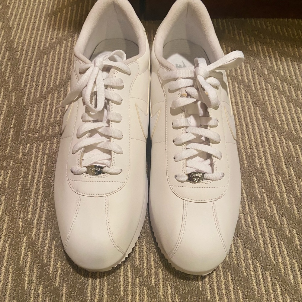 NWOT NIKE WHITE LEATHER CORTEZ SIZE 14